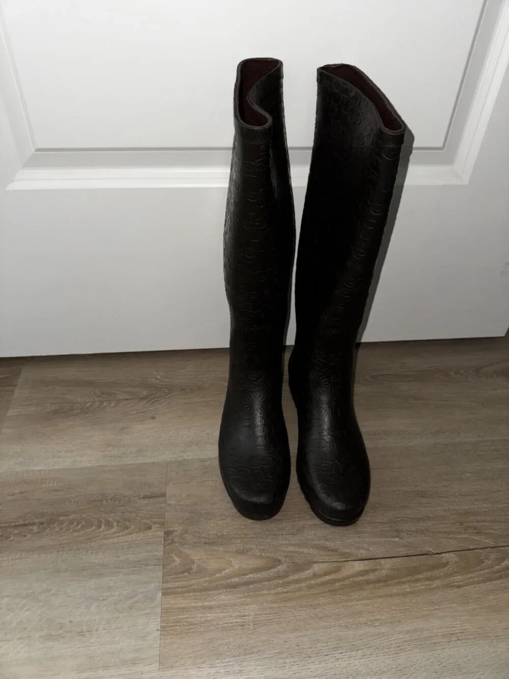 UGG Black Rain Boots Women's Size 7 Waterproof Rubber Tall Boots Excellent